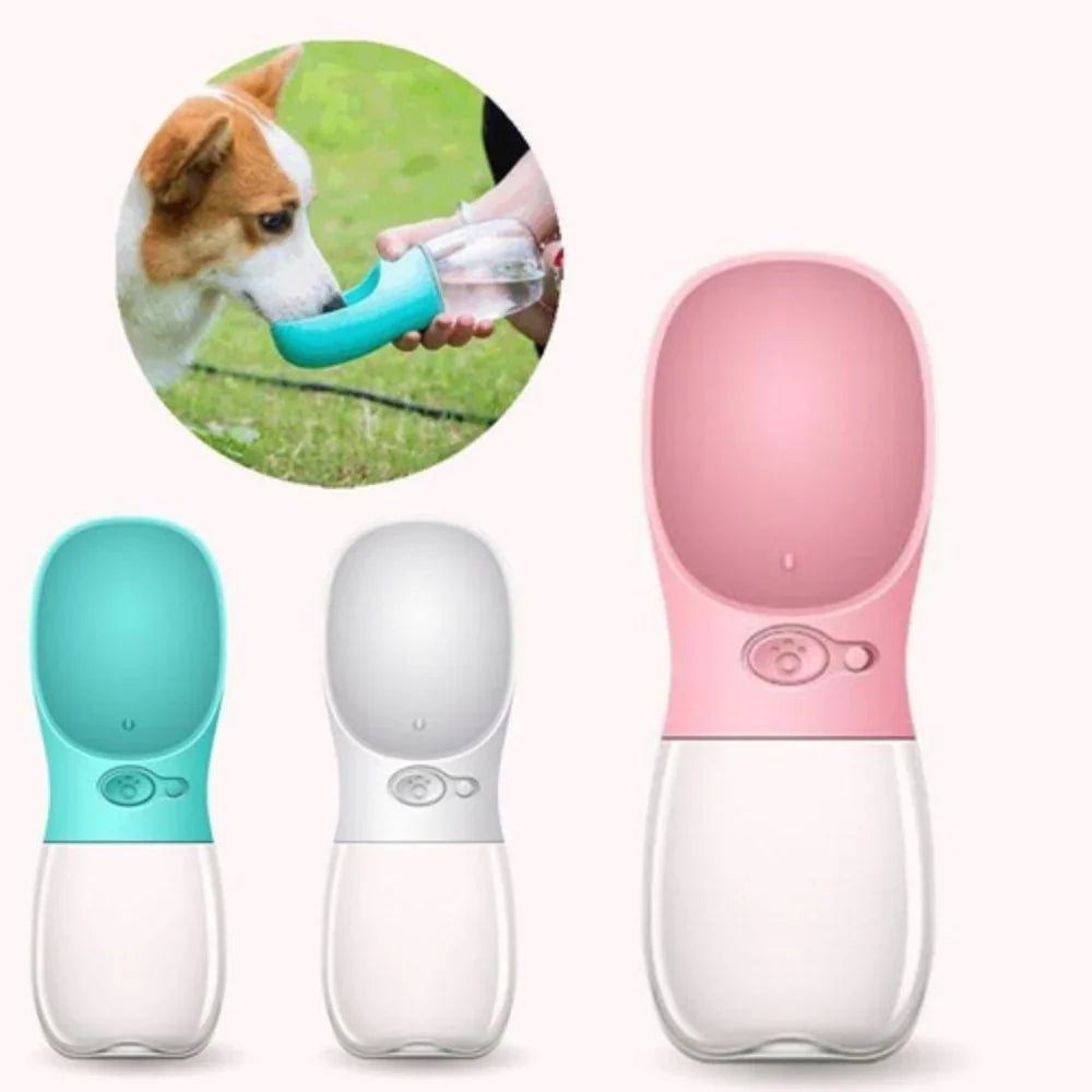 Botellas portátiles para agua de perro en colores, demostradas con un corgi bebiendo, PesoCity
